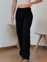 Cargar imagen en el visor de la galería, JEANS MUJER PALAZZO NEGRO PIEDRAS REF 1258
